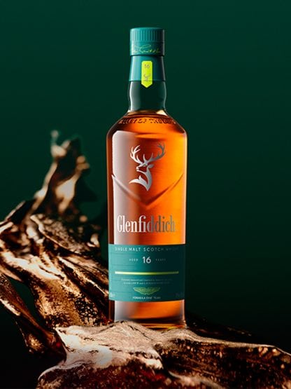 Glenfiddich & Aston Martin Formula One Team 16 Year Old Limited Edition Speyside Single Malt Whisky 70cl - Image 2